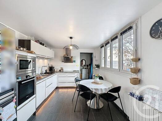 Maison à louer 1 937 € 5 pièces 4 chambres 119,88 m² Lyon 8ème arrondissement 69008