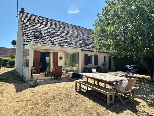 Maison à vendre 268 000 € 5 pièces 3 chambres 112 m² 642 m² de terrain Maintenon 28130