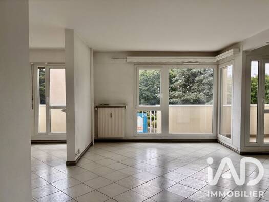 Appartement à vendre 199 000 € 4 pièces 2 chambres 80 m² Étage 1/6 Justice-Heuruelles Cergy 95000