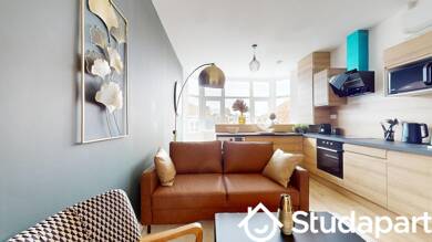 Appartement à louer 605 € 1 pièce 1 chambre 15 m² RDC Centre Lille 59000