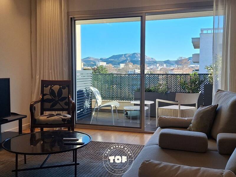 Maison à louer, 101m², MARSEILLE 6E