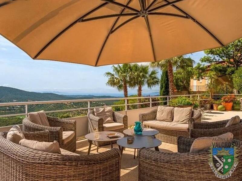 Maison à vendre, 320m², LA LONDE LES MAURES