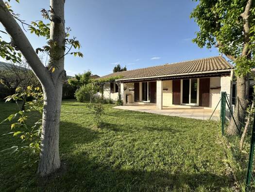 Maison de plain-pied à vendre 245 000 € 5 pièces 4 chambres 111,7 m² 661 m² de terrain Peipin 04200