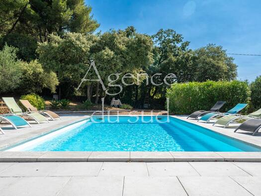 Maison de plain-pied à vendre 899 000 € 6 pièces 5 chambres 146 m² 2 256 m² de terrain La Cadière-d'Azur 83740