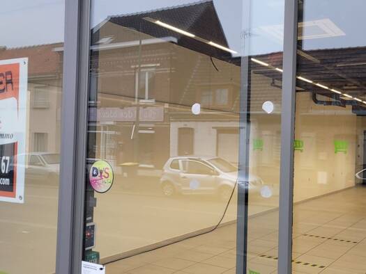 Local commercial à louer 1 085 € 113 m² de surface de vente Roncq 59223