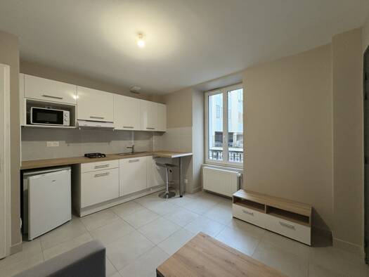 Appartement à louer 850 € 2 pièces 1 chambre 22,8 m² RDC/1 Orsay 91400