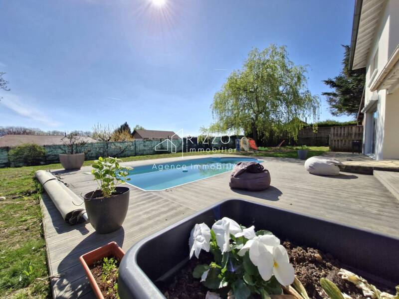 Maison à vendre, 240m², INJOUX GENISSIAT