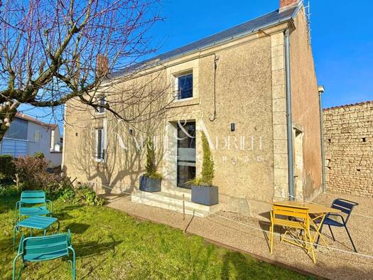 Maison à vendre 297 000 € 5 pièces 3 chambres 126 m² 283 m² de terrain Fontenay-le-Comte 85200