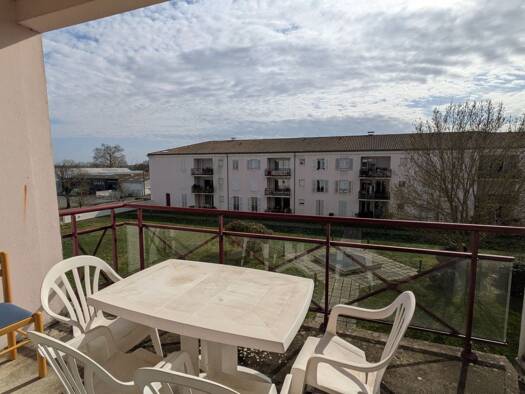 Appartement à vendre 129 000 € 2 pièces 1 chambre 30 m² Étage 3/3 Champlain Rochefort 17300