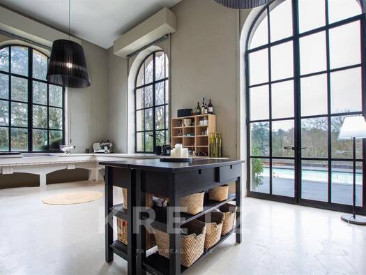 Maison à vendre 1 500 000 € 10 pièces 4 chambres 371 m² 3 100 m² de terrain Charbonnières-les-Bains 69260