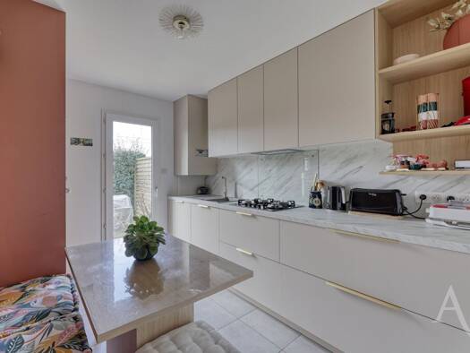 Maison à vendre 225 000 € 4 pièces 3 chambres 83 m² 194 m² de terrain Centre Ville-Quartiers Nord et Ouest Montaigu-Vendée 85600