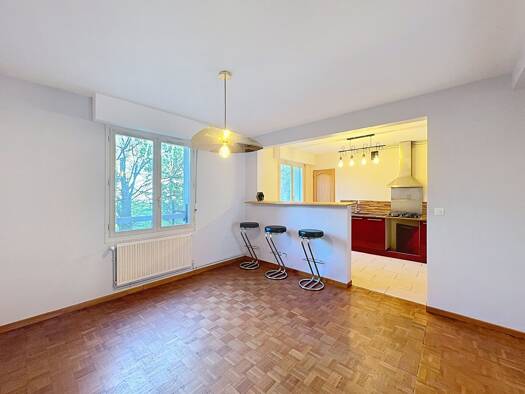 Appartement à vendre 139 000 € 4 pièces 2 chambres 96 m² Étage 1/2 Centre-Léon Bourgeois Châlons-en-Champagne 51000