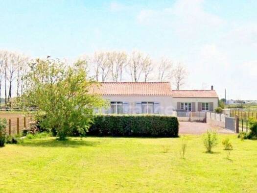 Maison de plain-pied à vendre 254 000 € 4 pièces 2 chambres 87 m² 1 491 m² de terrain Les Ecarts Saint-Pierre-d'Oléron 17310