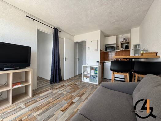 Appartement à louer 600 € 1 pièce 20 m² Étage 3/4 disponible dès maintenant La Grande Motte 34280