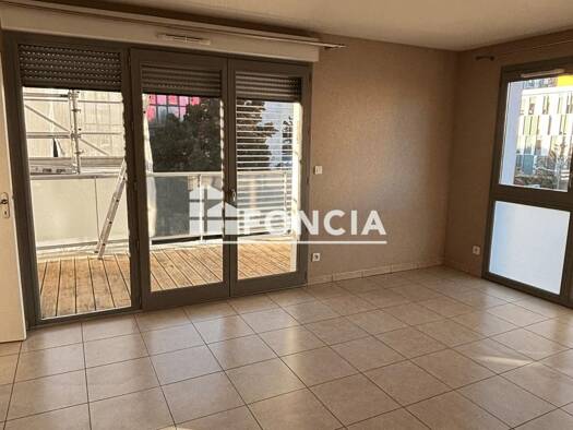 Appartement à louer 810 € 3 pièces 2 chambres 57,1 m² 3ème étage Châteaucreux Saint-Étienne 42000