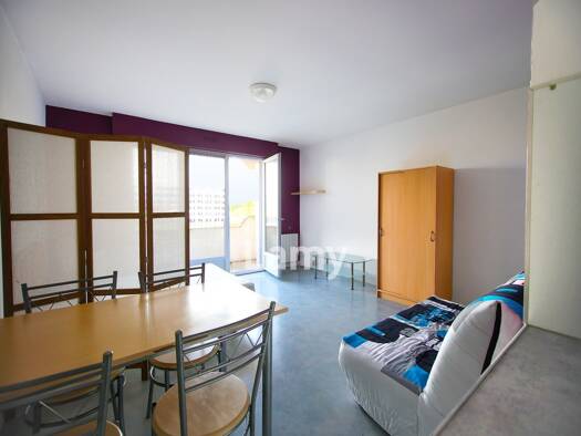 Appartement à louer 450 € 1 pièce 28,4 m² Étage 1/2 Robretières La Roche sur Yon 85000
