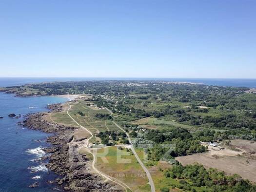 Terrain constructible à vendre 330 000 € 1 200 m² de terrain Sud Est L'Île-d'Yeu 85350
