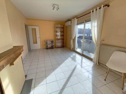 Appartement à vendre 72 300 € 3 pièces 2 chambres 78 m² Étage 2/2 Sainte-Foy-la-Grande 33220