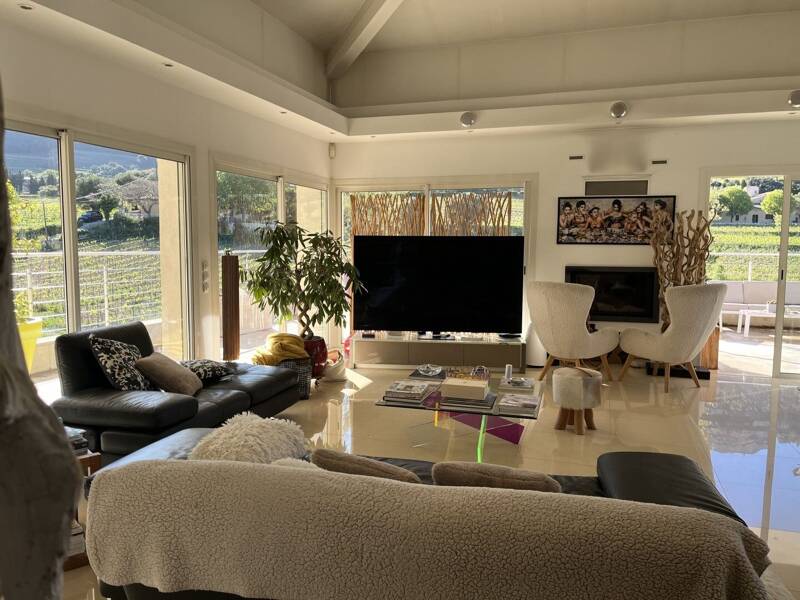 Maison à louer, 244m², CASSIS