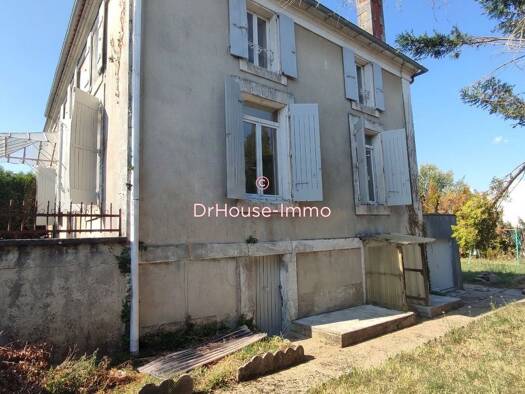 Maison à vendre 95 590 € 7 pièces 4 chambres 143 m² 538 m² de terrain Terres-de-Haute-Charente 16270