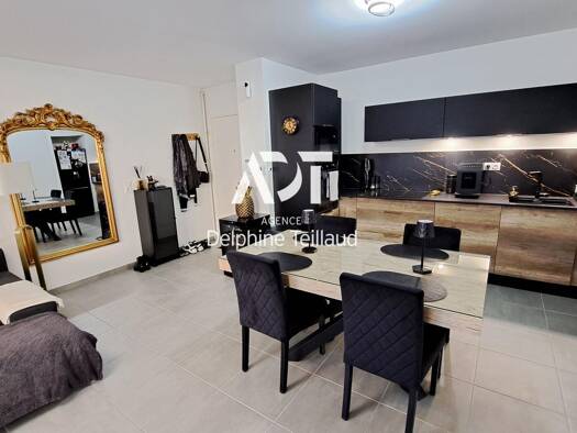 Appartement à louer 980 € 3 pièces 2 chambres 63,3 m² RDC/2 Le Village Saint-Martin-d'Hères 38400