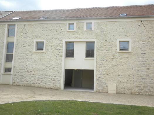 Appartement à louer 880 € 3 pièces 2 chambres 57 m² Dernier étage, Étage 2/2 Bouray-sur-Juine 91850