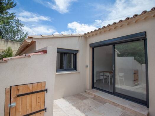 Appartement à louer 940 € 3 pièces 2 chambres 62 m² 1er étage Les Aires de la Dîme Salon de Provence 13300