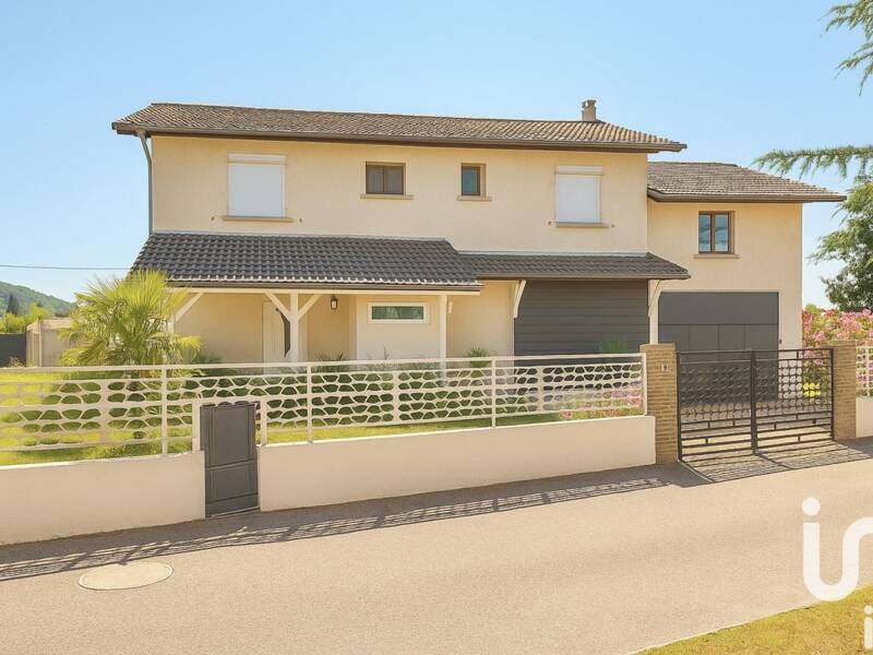 Maison à vendre, 150m², SAINT SIMEON DE BRESSIEUX