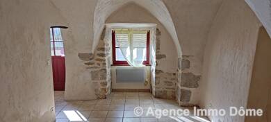 Maison à vendre 340 000 € 10 pièces 3 chambres 214 m² La Sauvetat 63730