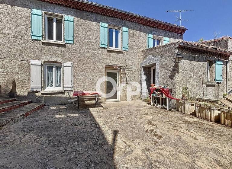 Maison à vendre 120 000 € 3 pièces 2<br/>chambres 111 m²<br/>superficie 939 m²<br/>terrain Chambezon 43410