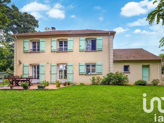 Maison à vendre 559 900 € 6 pièces 4 chambres 147 m² 913 m² de terrain Sud Bois-le-Roi 77590