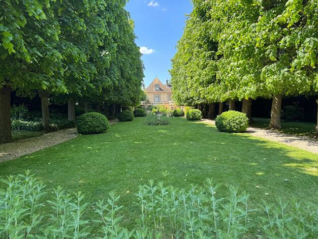 Maison à vendre 1 725 000 € 12 pièces 5 chambres 416 m² 5 441 m² de terrain Septeuil 78790