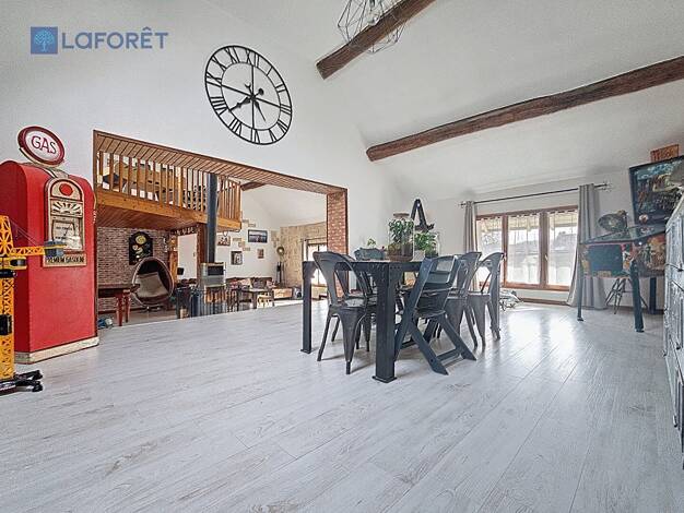 Appartement à vendre 315 000 € 5 pièces 2 chambres 142 m² RDC Montry 77450