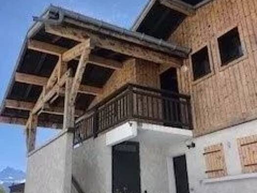 Appartement à louer 1 205 € 4 pièces 3 chambres 75,9 m² 1er étage Combloux 74920