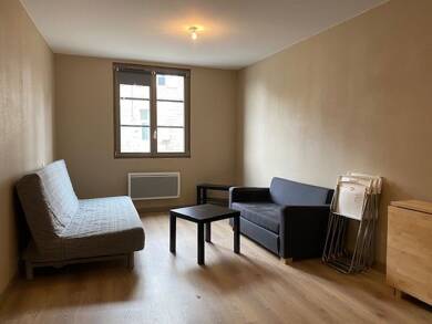 Appartement à louer 345 € 1 pièce 25 m² RDC Nord Ouest Égletons 19300