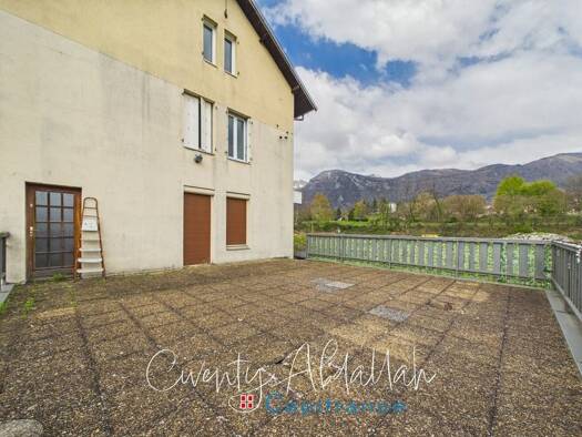 Local commercial à vendre 375 000 € 434 m² de surface de vente Saint-Pierre-d'Albigny 73250