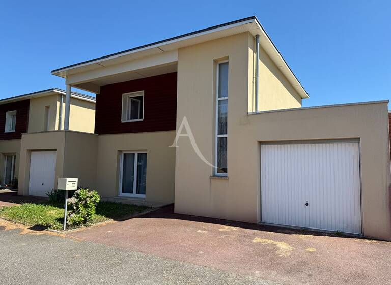 Maison à louer - Neuf 920 € 4 pièces 3<br/>chambres 90 m²<br/>superficie 140 m²<br/>terrain Evreux 27000