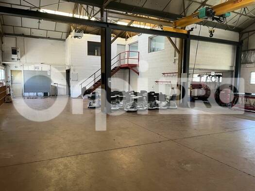 Local d'activités à louer 10 900 € 1 027 m² d'espace de stockage Saint-Symphorien-d'Ozon 69360