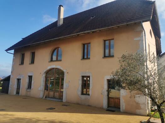 Appartement à louer 1 380 € 3 pièces 2 chambres 61,4 m² Étage 1/1 Annecy 74960