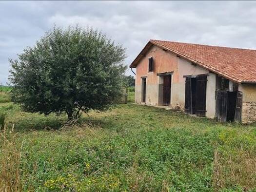 Maison à vendre 99 001 € 6 pièces 4 chambres 168 m² 3 583 m² de terrain Pomarez 40360