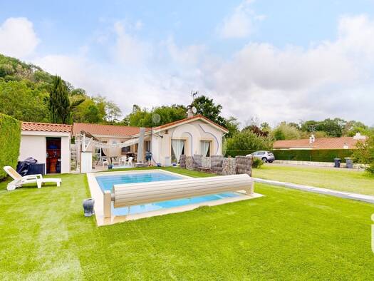 Maison de plain-pied à vendre 315 000 € 4 pièces 3 chambres 120 m² 1 350 m² de terrain Loubières 09000