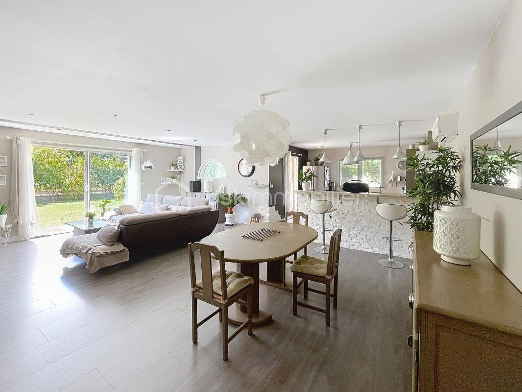 Maison à vendre, 146m², SAINT FLORENT SUR AUZONNET