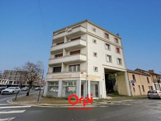 Appartement à vendre 30 000 € 2 pièces 1 chambre 68,5 m² Étage 4/4 Ville Gozet Montluçon 03100