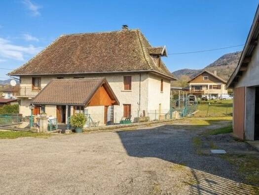 Maison à vendre 370 000 € 7 pièces 5 chambres 135 m² 3 000 m² de terrain Saint-Béron 73520