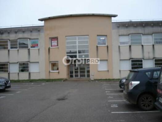 Espace bureau à louer 1 637 € 165 m² de bureaux divisible jusqu'à 165 m² Nevers 58000