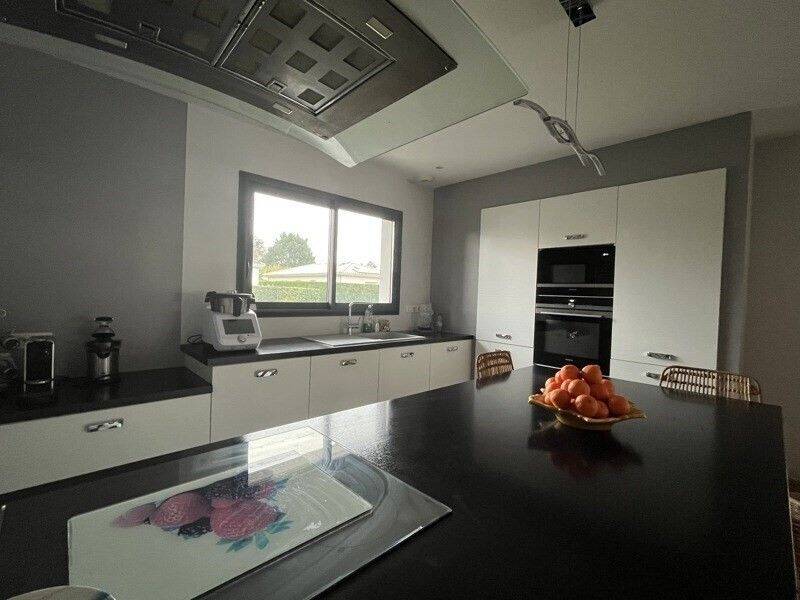 Maison à louer, 143m², SAINT JEAN D'ILLAC