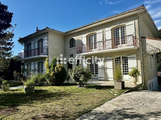 Villa en viager Bouquet 817 000 € 7 pièces 6 chambres 330 m² 850 m² de terrain Nord Est Vallieres Saint-Georges-de-Didonne 17110