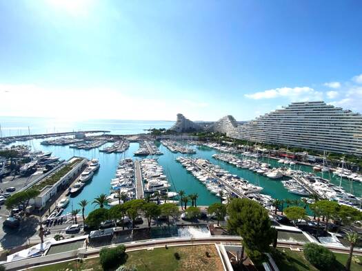 Appartement à vendre - Première occupation 2 430 000 € 5 pièces 3 chambres 136 m² 21 étages Marina Villeneuve-Loubet 06270