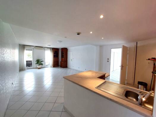 Appartement à louer 968 € 3 pièces 2 chambres 84,4 m² RDC Quint-Fonsegrives 31130