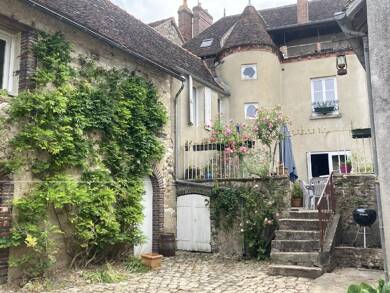 Maison à vendre 269 000 € 7 pièces 5 chambres 210 m² 550 m² de terrain Villevallier 89330